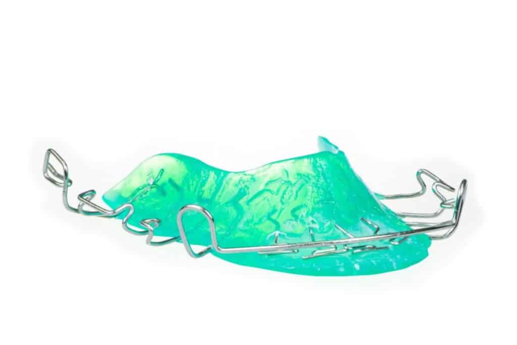 Hawley retainer